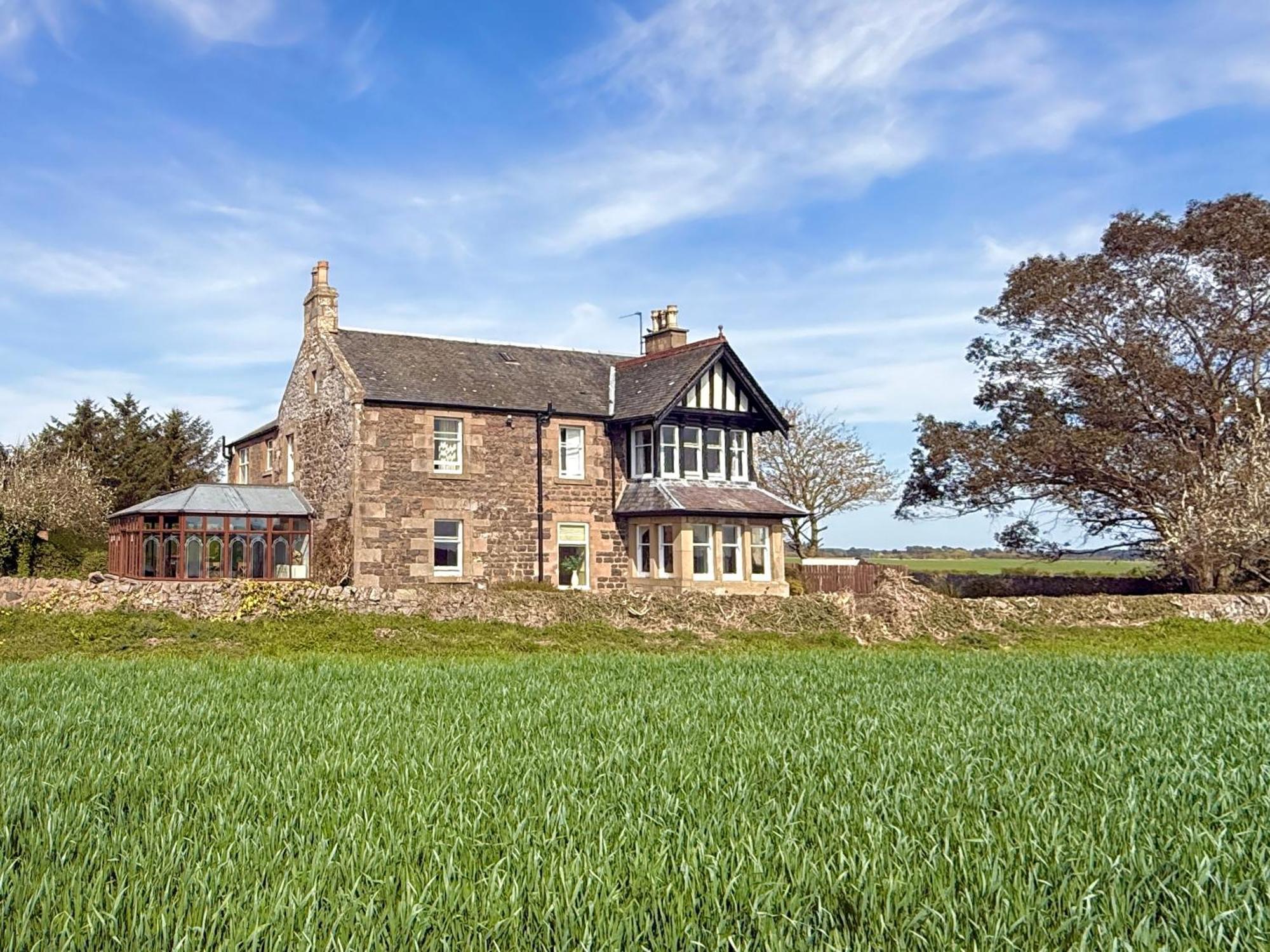 Vicarsford Farmhouse With Hot Tub ルーカーズ エクステリア 写真